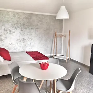  Casa vacanze Red Tower Venice - 2 Mins From Vce Airport- Free Wifi